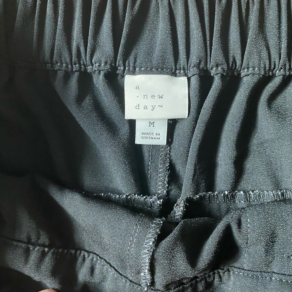 Black Work Trouser Shorts🤍 - Picture 2 of 2